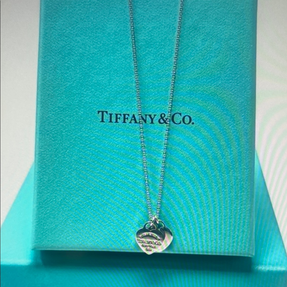 Authentic Tiffany & Co. Return To Enamel Silver Silver Heart Necklace